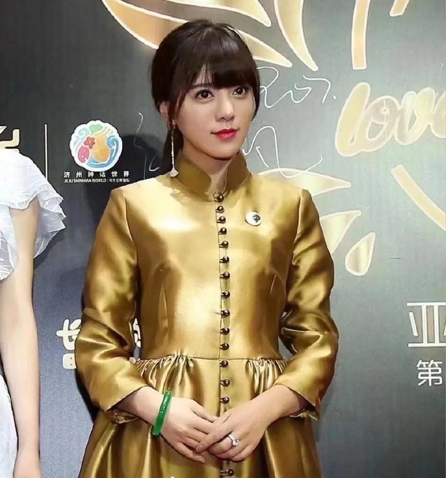 翡翠手镯裂纹能养好吗翡翠手镯有很多纹-第3张图片-翡翠网