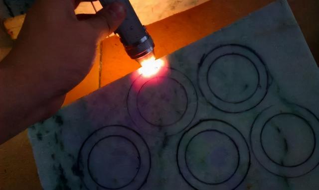 翡翠手镯毛料编织翡翠镯子报价-第3张图片-翡翠网