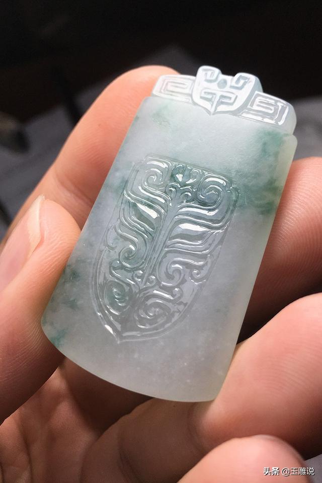 一千多的糯冰翡翠手镯怎么样,冰糯翡翠手镯图片-第5张图片-翡翠网 一千多的糯冰翡翠手镯怎么样,冰糯翡翠手镯图片-第5张图片-翡翠网