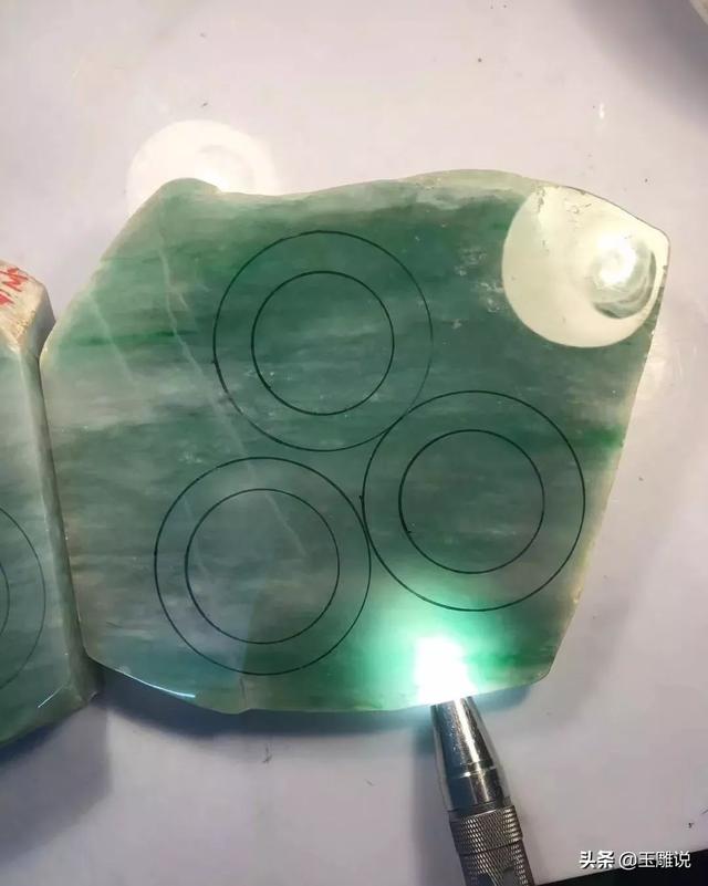 冰玻飘色翡翠原石图片,翡翠哪种最好-第2张图片-翡翠网 冰玻飘色翡翠原石图片,翡翠哪种最好-第2张图片-翡翠网