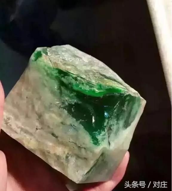 翡翠原石的价位翡翠极品原石-第5张图片-翡翠网 翡翠原石的价位翡翠极品原石-第5张图片-翡翠网