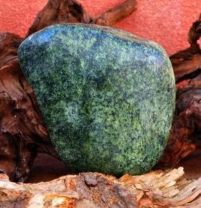 翡翠手镯墨绿色块翡翠手镯有裂纹怎么办-第1张图片-翡翠网