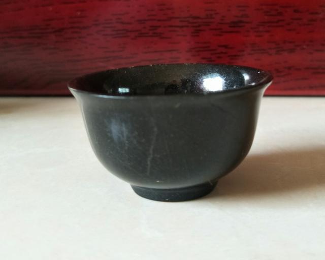 翡翠手镯墨绿色块翡翠手镯有裂纹怎么办-第4张图片-翡翠网