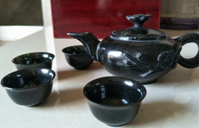 翡翠手镯墨绿色块翡翠手镯有裂纹怎么办-第7张图片-翡翠网