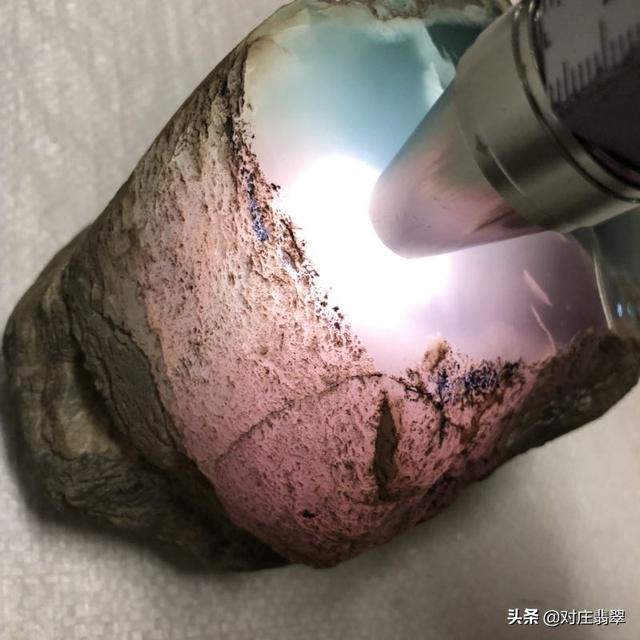 翡翠原石技巧,强翠堂翡翠原石-第12张图片-翡翠网 翡翠原石技巧,强翠堂翡翠原石-第12张图片-翡翠网