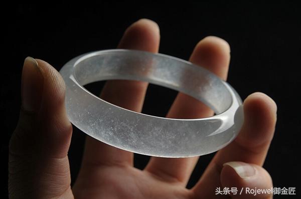 豆种满绿翡翠手镯翡翠种手镯-第2张图片-翡翠网 豆种满绿翡翠手镯翡翠种手镯-第2张图片-翡翠网