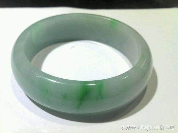 豆种满绿翡翠手镯翡翠种手镯-第4张图片-翡翠网 豆种满绿翡翠手镯翡翠种手镯-第4张图片-翡翠网
