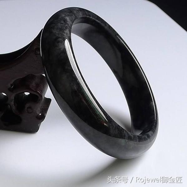 豆种满绿翡翠手镯翡翠种手镯-第7张图片-翡翠网 豆种满绿翡翠手镯翡翠种手镯-第7张图片-翡翠网