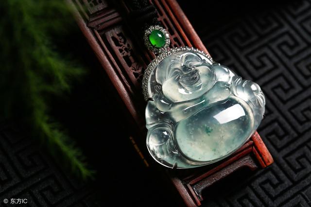 木那种翡翠的价格,木那翡翠手镯-第7张图片-翡翠网 木那种翡翠的价格,木那翡翠手镯-第7张图片-翡翠网