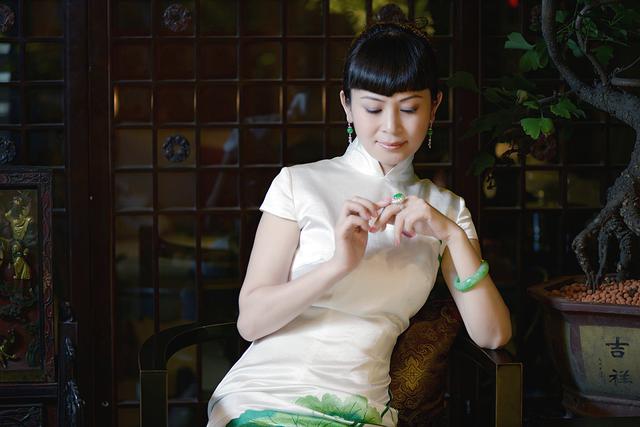 翡翠手镯开光,怎样保养翡翠手镯-第4张图片-翡翠网 翡翠手镯开光,怎样保养翡翠手镯-第4张图片-翡翠网