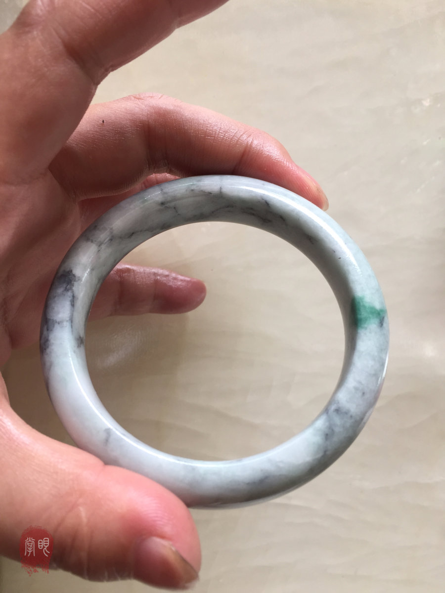 翡翠飘乌鸡花有假手镯吗怎么分辨翡翠手镯真假-第2张图片-翡翠网