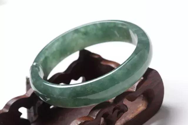 翡翠基本知识大全集老坑冰种翡翠值钱吗-第3张图片-翡翠网 翡翠基本知识大全集老坑冰种翡翠值钱吗-第3张图片-翡翠网