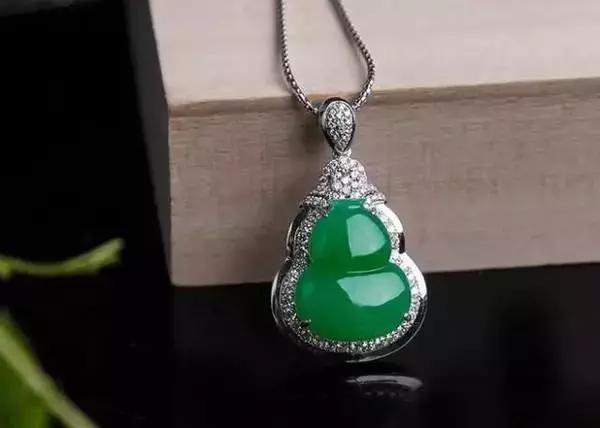 翡翠基本知识大全集老坑冰种翡翠值钱吗-第11张图片-翡翠网 翡翠基本知识大全集老坑冰种翡翠值钱吗-第11张图片-翡翠网