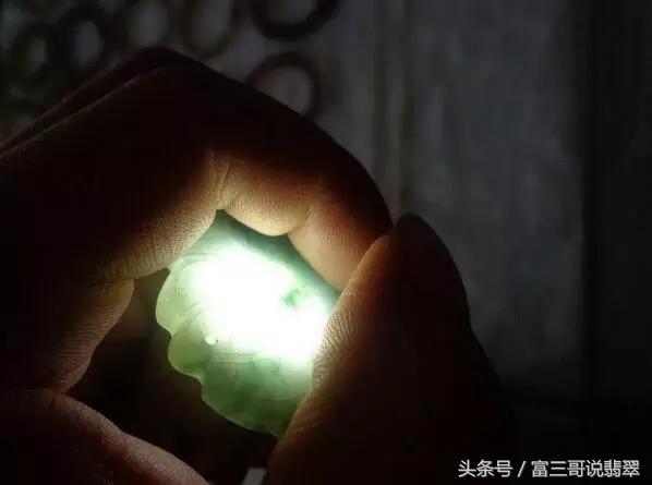 翡翠新手入门知识大全玻璃种翡翠知识讲解-第7张图片-翡翠网 翡翠新手入门知识大全玻璃种翡翠知识讲解-第7张图片-翡翠网