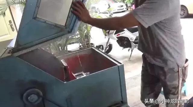 蓝水翡翠和危料,翡翠原石切出蓝冰料-第4张图片-翡翠网 蓝水翡翠和危料,翡翠原石切出蓝冰料-第4张图片-翡翠网