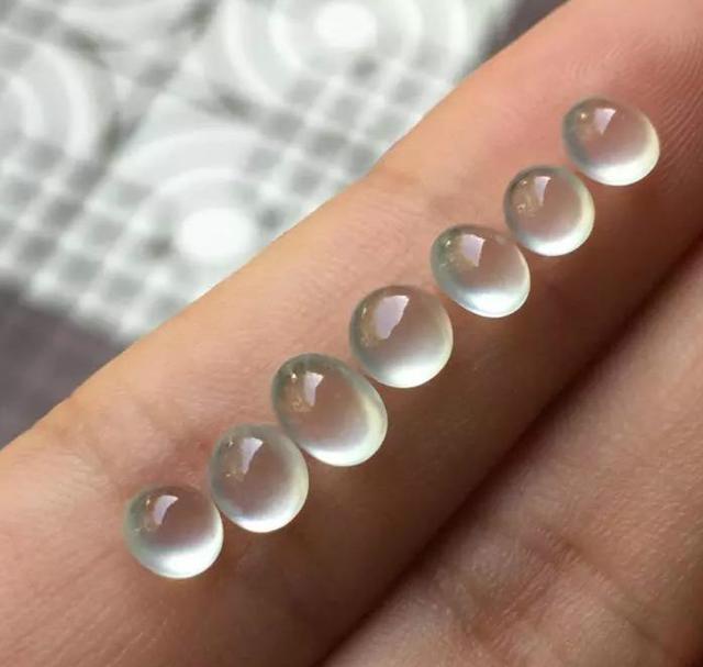 小块的翡翠原石直接戴好吗,翡翠原石哪有-第7张图片-翡翠网 小块的翡翠原石直接戴好吗,翡翠原石哪有-第7张图片-翡翠网