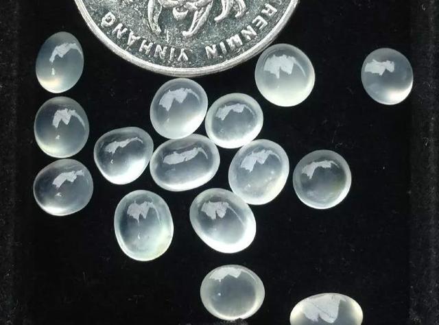 小块的翡翠原石直接戴好吗,翡翠原石哪有-第8张图片-翡翠网 小块的翡翠原石直接戴好吗,翡翠原石哪有-第8张图片-翡翠网