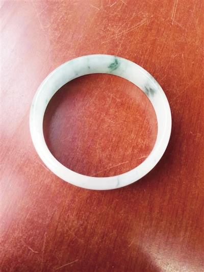 一千多的翡翠手镯翡翠手镯优化处理可以戴吗-第1张图片-翡翠网 一千多的翡翠手镯翡翠手镯优化处理可以戴吗-第1张图片-翡翠网