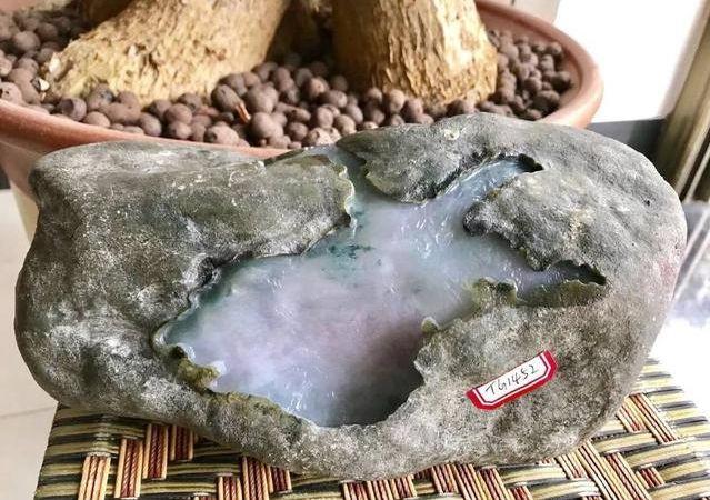 飘花翡翠手镯小视频,翡翠飘花值钱吗-第3张图片-翡翠网 飘花翡翠手镯小视频,翡翠飘花值钱吗-第3张图片-翡翠网