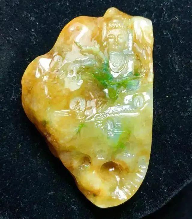 大哥五万元买的翡翠原石,淘宝翡翠原石能买吗-第3张图片-翡翠网 大哥五万元买的翡翠原石,淘宝翡翠原石能买吗-第3张图片-翡翠网