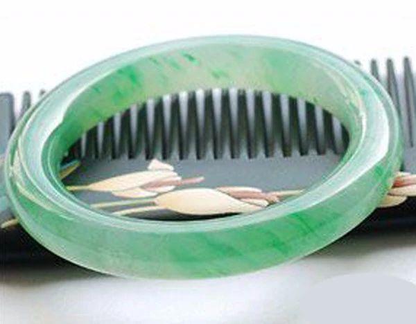 翡翠原石不用磨头怎么去皮,翡翠原石用锉刀去皮-第9张图片-翡翠网 翡翠原石不用磨头怎么去皮,翡翠原石用锉刀去皮-第9张图片-翡翠网