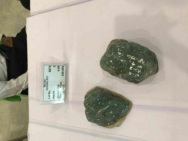 假翡翠在灯光下的图片翡翠原石毛料大全-第32张图片-翡翠网 假翡翠在灯光下的图片翡翠原石毛料大全-第32张图片-翡翠网