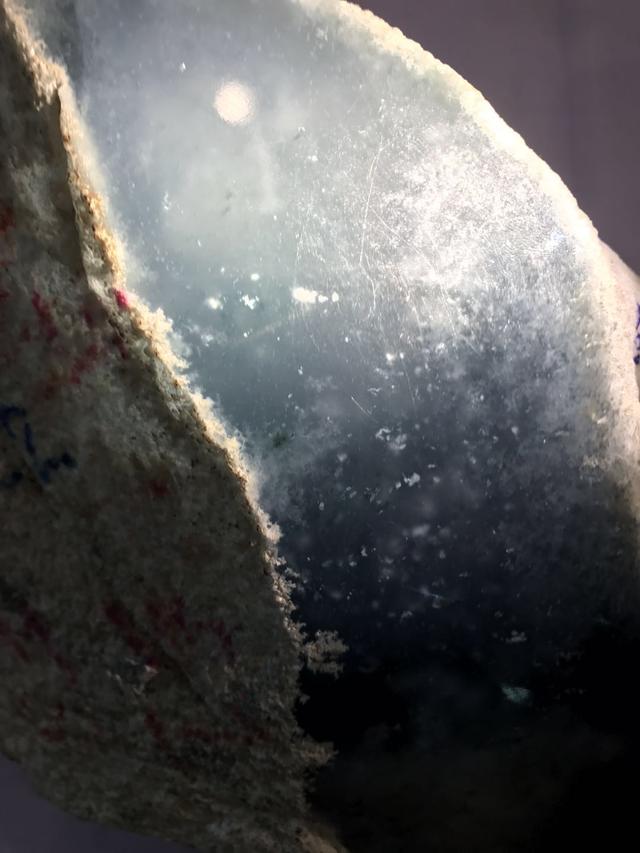 假翡翠在灯光下的图片翡翠原石毛料大全-第38张图片-翡翠网 假翡翠在灯光下的图片翡翠原石毛料大全-第38张图片-翡翠网