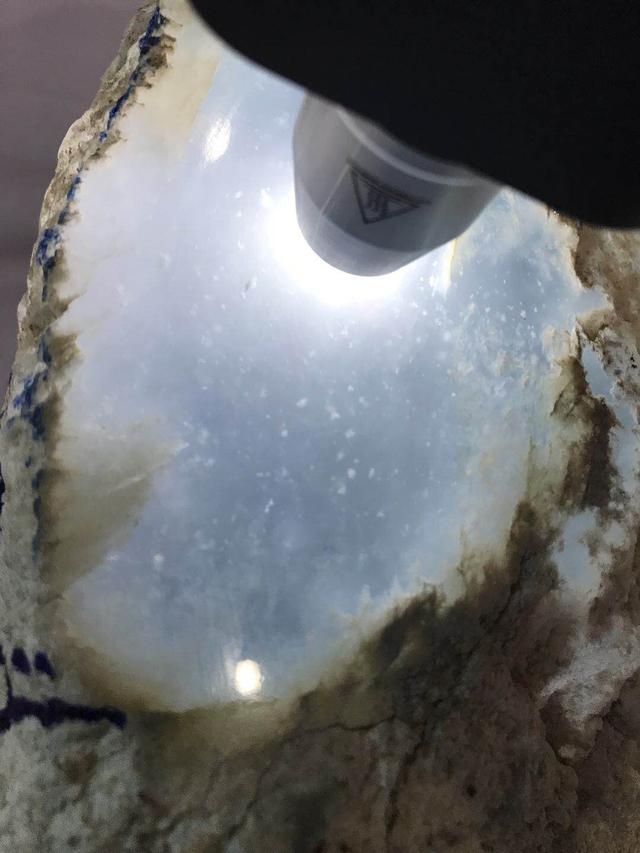 假翡翠在灯光下的图片翡翠原石毛料大全-第44张图片-翡翠网 假翡翠在灯光下的图片翡翠原石毛料大全-第44张图片-翡翠网