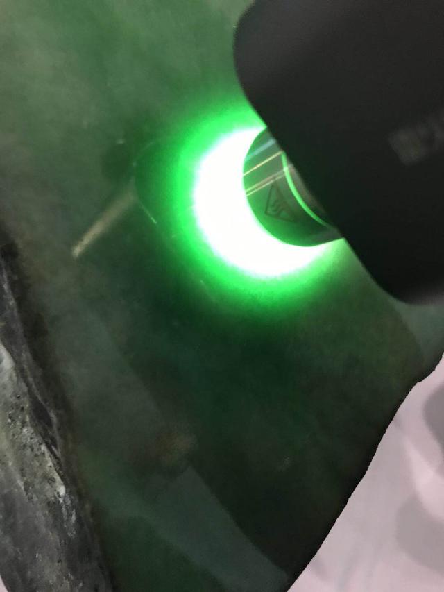 假翡翠在灯光下的图片翡翠原石毛料大全-第55张图片-翡翠网 假翡翠在灯光下的图片翡翠原石毛料大全-第55张图片-翡翠网