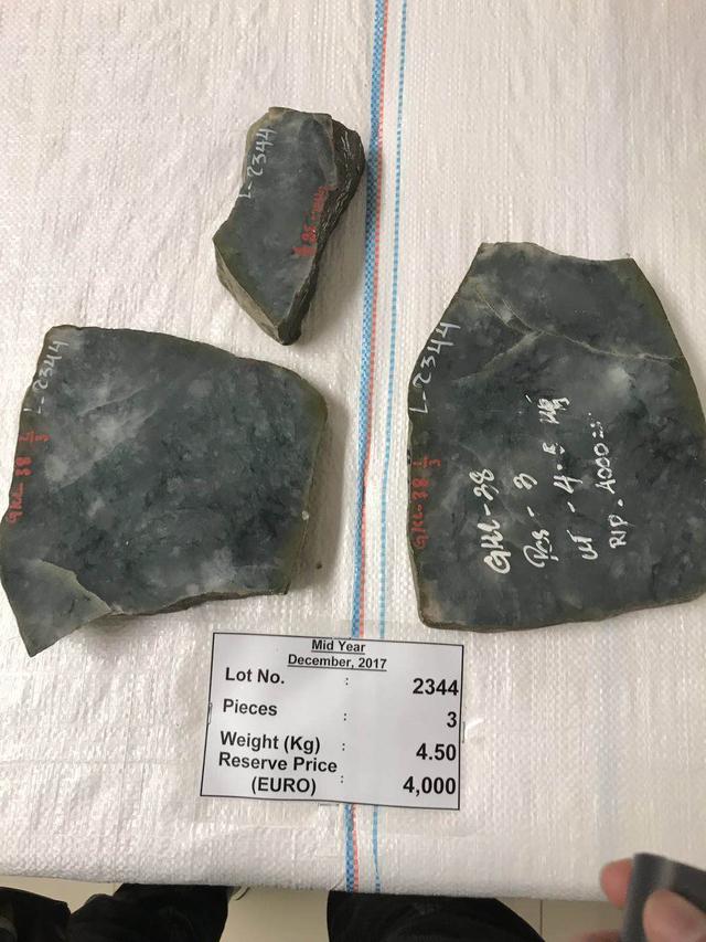 假翡翠在灯光下的图片翡翠原石毛料大全-第56张图片-翡翠网 假翡翠在灯光下的图片翡翠原石毛料大全-第56张图片-翡翠网