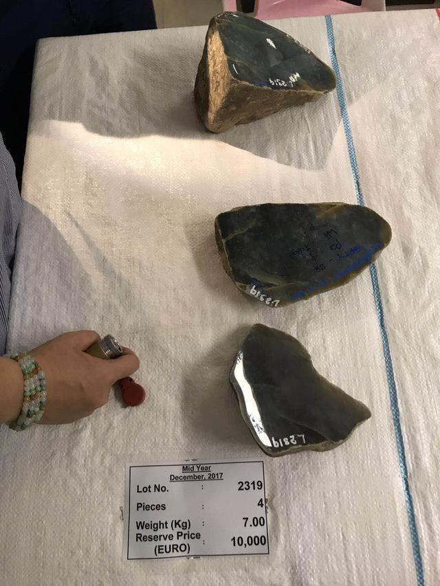 假翡翠在灯光下的图片翡翠原石毛料大全-第58张图片-翡翠网 假翡翠在灯光下的图片翡翠原石毛料大全-第58张图片-翡翠网