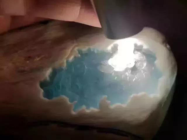 翡翠原石毛料水头在哪里看翡翠原石比成品贵-第1张图片-翡翠网 翡翠原石毛料水头在哪里看翡翠原石比成品贵-第1张图片-翡翠网