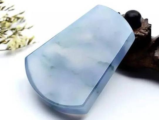 翡翠吊牌知识介绍,介绍翡翠的专业知识-第5张图片-翡翠网 翡翠吊牌知识介绍,介绍翡翠的专业知识-第5张图片-翡翠网