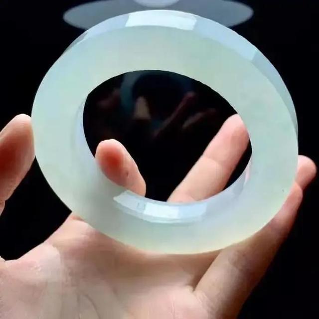 晴底翡翠手镯的图片冰情翡翠图片-第3张图片-翡翠网 晴底翡翠手镯的图片冰情翡翠图片-第3张图片-翡翠网