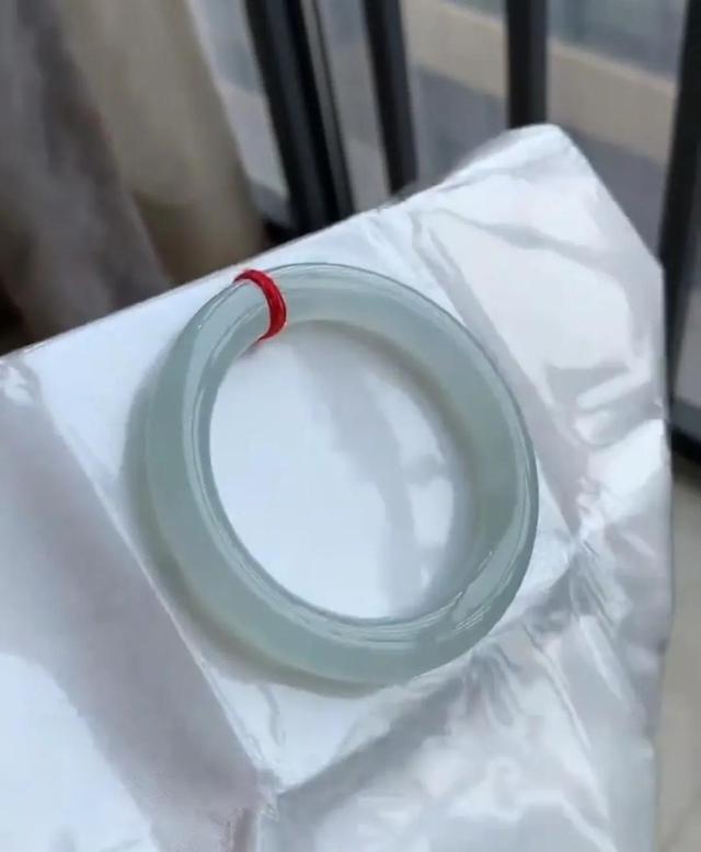 晴底翡翠手镯的图片冰情翡翠图片-第7张图片-翡翠网 晴底翡翠手镯的图片冰情翡翠图片-第7张图片-翡翠网