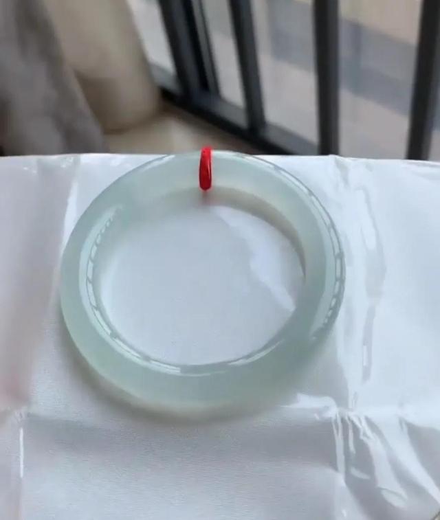 晴底翡翠手镯的图片冰情翡翠图片-第8张图片-翡翠网 晴底翡翠手镯的图片冰情翡翠图片-第8张图片-翡翠网