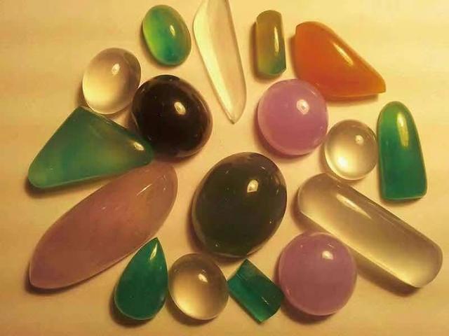 什么颜色的黄翡价值最高翡翠颜色价格-第4张图片-翡翠网 什么颜色的黄翡价值最高翡翠颜色价格-第4张图片-翡翠网