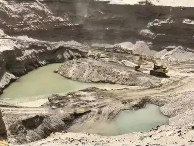 包含翡翠原石可以用油浸泡吗的词条-第2张图片-翡翠网 包含翡翠原石可以用油浸泡吗的词条-第2张图片-翡翠网