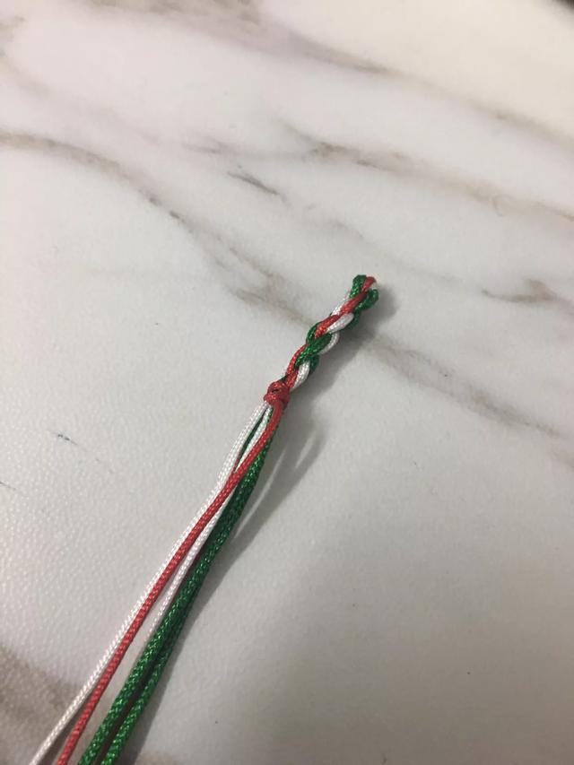 翡翠路路通手镯编织教程,翡翠路路通吊坠男士款-第3张图片-翡翠网 翡翠路路通手镯编织教程,翡翠路路通吊坠男士款-第3张图片-翡翠网