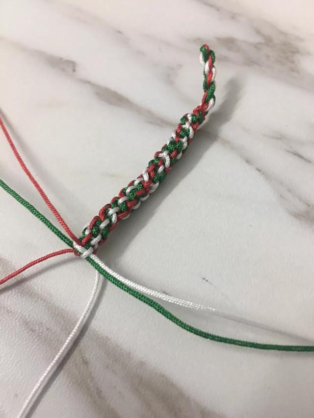 翡翠路路通手镯编织教程,翡翠路路通吊坠男士款-第4张图片-翡翠网 翡翠路路通手镯编织教程,翡翠路路通吊坠男士款-第4张图片-翡翠网