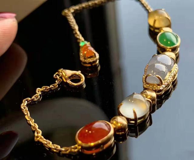 糯冰翡翠价格及图片帝王绿糯冰是什么玉吗-第2张图片-翡翠网