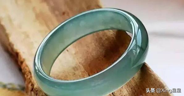 翡翠原石切出来肉是灰的翡翠原石切开底子灰-第4张图片-翡翠网 翡翠原石切出来肉是灰的翡翠原石切开底子灰-第4张图片-翡翠网