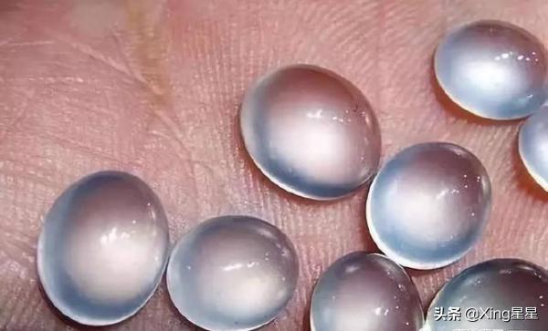 翡翠原石切出来肉是灰的翡翠原石切开底子灰-第5张图片-翡翠网 翡翠原石切出来肉是灰的翡翠原石切开底子灰-第5张图片-翡翠网