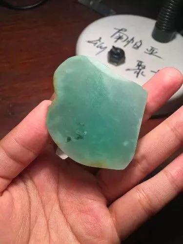 翡翠明料价格,冰种油青翡翠图片-第1张图片-翡翠网 翡翠明料价格,冰种油青翡翠图片-第1张图片-翡翠网