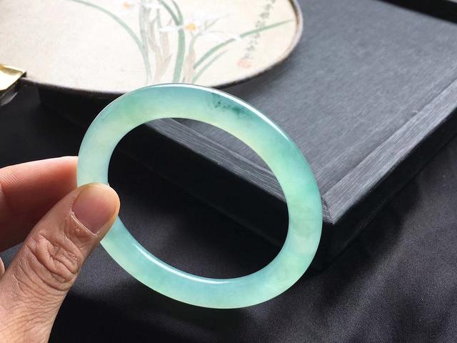 翡翠手镯合格证上面没有标什么货翡翠手镯到什么部门复检-第5张图片-翡翠网 翡翠手镯合格证上面没有标什么货翡翠手镯到什么部门复检-第5张图片-翡翠网