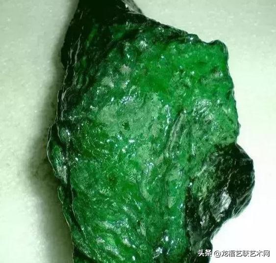 缅甸场区翡翠原石谁都能捡吗翡翠原石捡-第2张图片-翡翠网