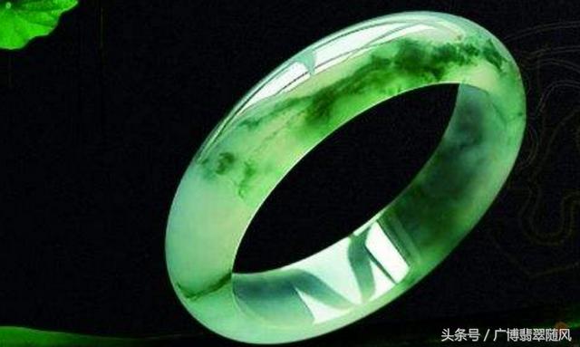 冰种翡翠手镯,翡翠的工艺知识-第3张图片-翡翠网 冰种翡翠手镯,翡翠的工艺知识-第3张图片-翡翠网