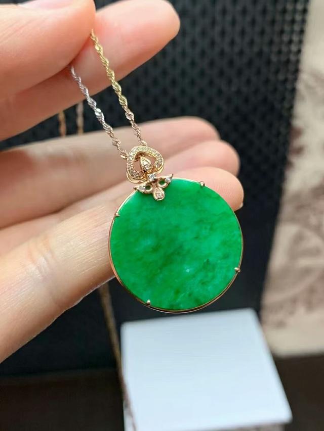 翡翠手镯的种和水的图解翡翠的种和水的图解k-第3张图片-翡翠网 翡翠手镯的种和水的图解翡翠的种和水的图解k-第3张图片-翡翠网