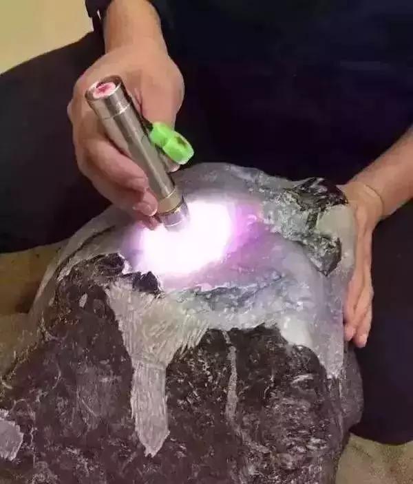 冰种紫色翡翠价格,茄子紫翡翠价格-第14张图片-翡翠网 冰种紫色翡翠价格,茄子紫翡翠价格-第14张图片-翡翠网