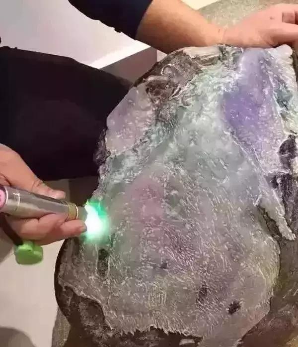 冰种紫色翡翠价格,茄子紫翡翠价格-第15张图片-翡翠网 冰种紫色翡翠价格,茄子紫翡翠价格-第15张图片-翡翠网